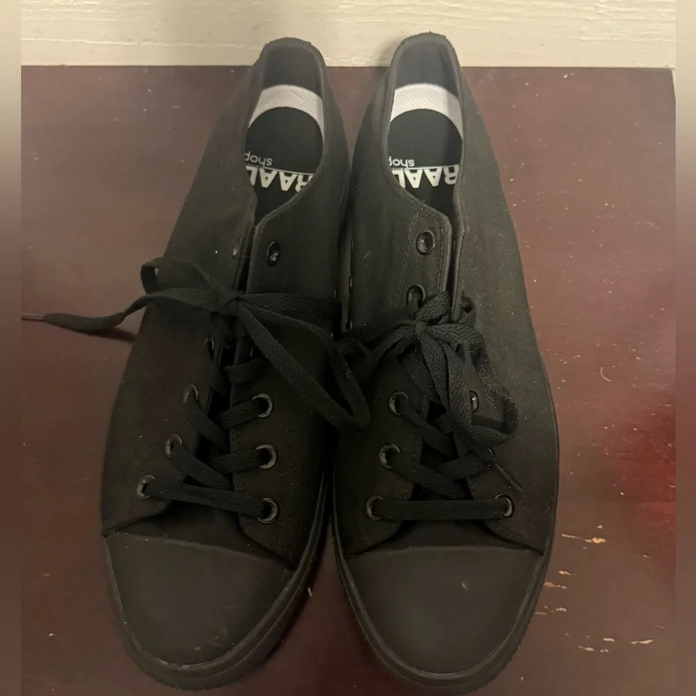 🖤 NEW! Men’s Black Canvas Sneakers – Men’s Size 11 - RAAD SHOP